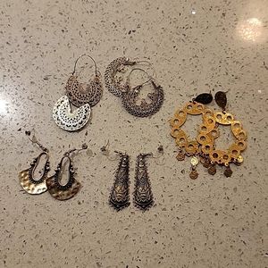 5 pairs of Earrings
